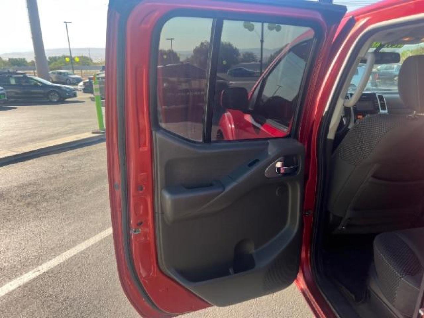 2018 Lava Red /Graphite w/White Stitching, cloth Nissan Frontier PRO-4X Crew Cab 5AT 4WD (1N6AD0EV9JN) with an 4.0L V6 DOHC 24V engine, 5-Speed Automatic transmission, located at 1865 East Red Hills Pkwy, St. George, 84770, (435) 628-0023, 37.120850, -113.543640 - Photo#20