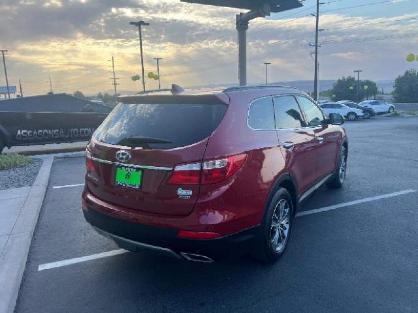 2016 Regal Red Pearl /Gray, cloth Hyundai Santa Fe SE AWD (KM8SMDHF9GU) with an 3.3L V6 DOHC 24V engine, 6-Speed Automatic transmission, located at 1865 East Red Hills Pkwy, St. George, 84770, (435) 628-0023, 37.120850, -113.543640 - We specialize in helping ALL people get the best financing available. No matter your credit score, good, bad or none we can get you an amazing rate. Had a bankruptcy, divorce, or repossessions? We give you the green light to get your credit back on the road. Low down and affordable payments that fit - Photo#6