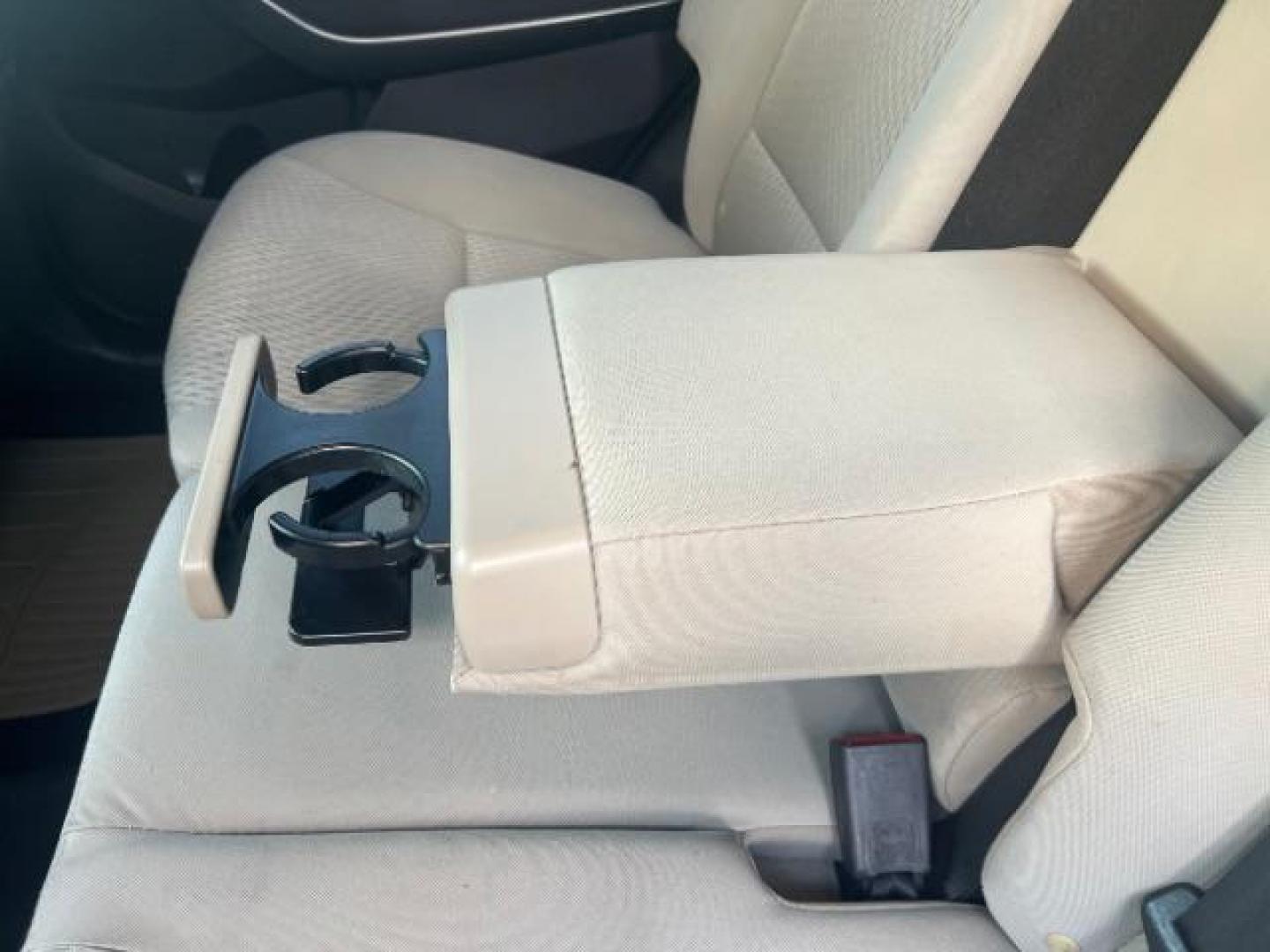 2016 Regal Red Pearl /Gray, cloth Hyundai Santa Fe SE AWD (KM8SMDHF9GU) with an 3.3L V6 DOHC 24V engine, 6-Speed Automatic transmission, located at 1865 East Red Hills Pkwy, St. George, 84770, (435) 628-0023, 37.120850, -113.543640 - We specialize in helping ALL people get the best financing available. No matter your credit score, good, bad or none we can get you an amazing rate. Had a bankruptcy, divorce, or repossessions? We give you the green light to get your credit back on the road. Low down and affordable payments that fit - Photo#22