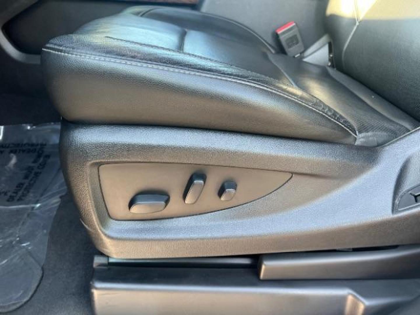 2019 Summit White /Jet Black GMC Yukon SLT (1GKS2BKCXKR) with an EcoTec3 5.3L V-8 gasoline direct injection engine, Automatic transmission, located at 1865 East Red Hills Pkwy, St. George, 84770, (435) 628-0023, 37.120850, -113.543640 - We specialize in helping ALL people get the best financing available. No matter your credit score, good, bad or none we can get you an amazing rate. Had a bankruptcy, divorce, or repossessions? We give you the green light to get your credit back on the road. Low down and affordable payments that fit - Photo#13