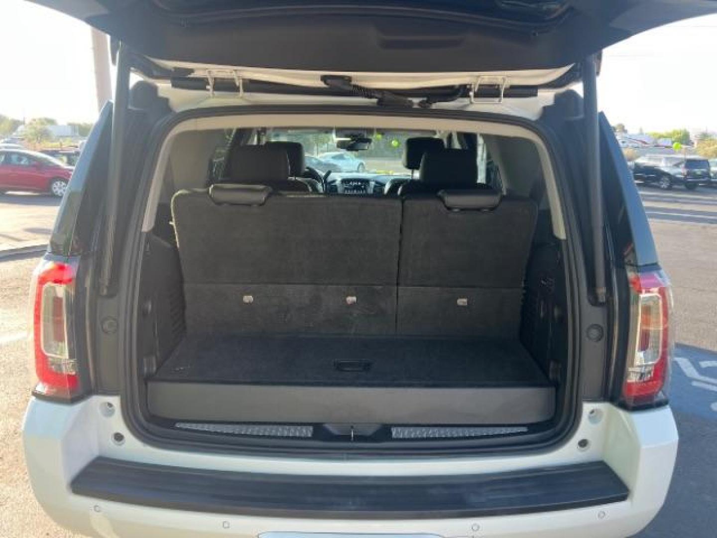 2019 Summit White /Jet Black GMC Yukon SLT (1GKS2BKCXKR) with an EcoTec3 5.3L V-8 gasoline direct injection engine, Automatic transmission, located at 1865 East Red Hills Pkwy, St. George, 84770, (435) 628-0023, 37.120850, -113.543640 - We specialize in helping ALL people get the best financing available. No matter your credit score, good, bad or none we can get you an amazing rate. Had a bankruptcy, divorce, or repossessions? We give you the green light to get your credit back on the road. Low down and affordable payments that fit - Photo#27