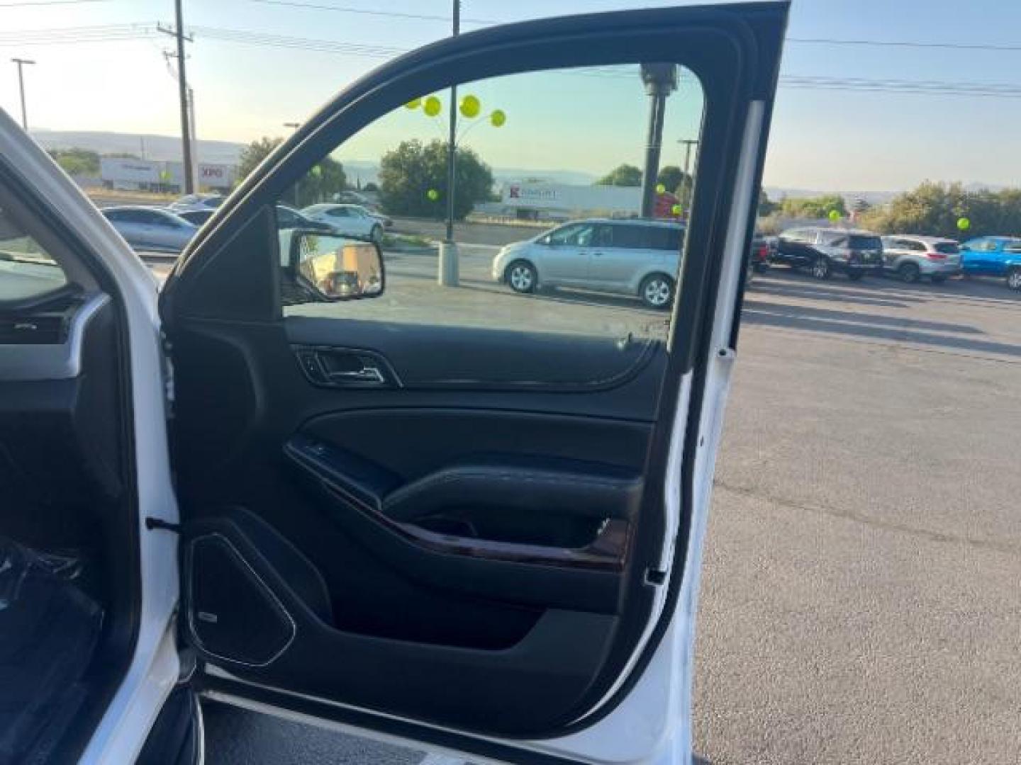 2019 Summit White /Jet Black GMC Yukon SLT (1GKS2BKCXKR) with an EcoTec3 5.3L V-8 gasoline direct injection engine, Automatic transmission, located at 1865 East Red Hills Pkwy, St. George, 84770, (435) 628-0023, 37.120850, -113.543640 - We specialize in helping ALL people get the best financing available. No matter your credit score, good, bad or none we can get you an amazing rate. Had a bankruptcy, divorce, or repossessions? We give you the green light to get your credit back on the road. Low down and affordable payments that fit - Photo#30