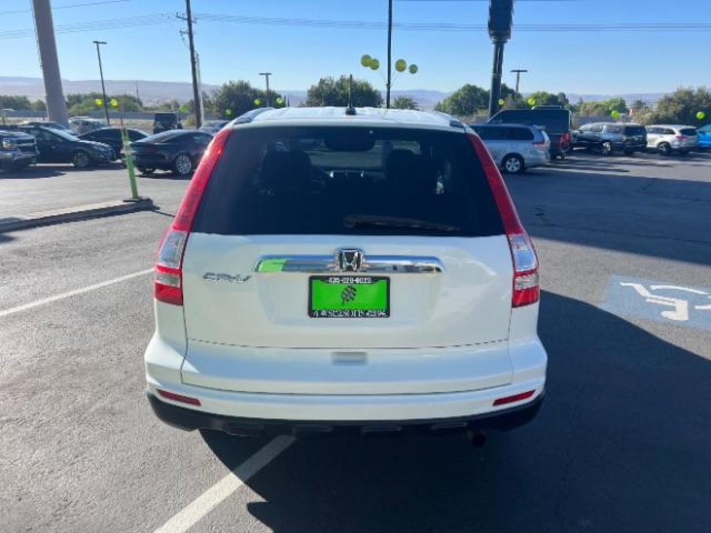 2011 Taffeta White /Gray Honda CR-V EX-L (5J6RE3H71BL) with an 2.4L I-4 DOHC engine, Automatic transmission, located at 1865 East Red Hills Pkwy, St. George, 84770, (435) 628-0023, 37.120850, -113.543640 - Photo#5