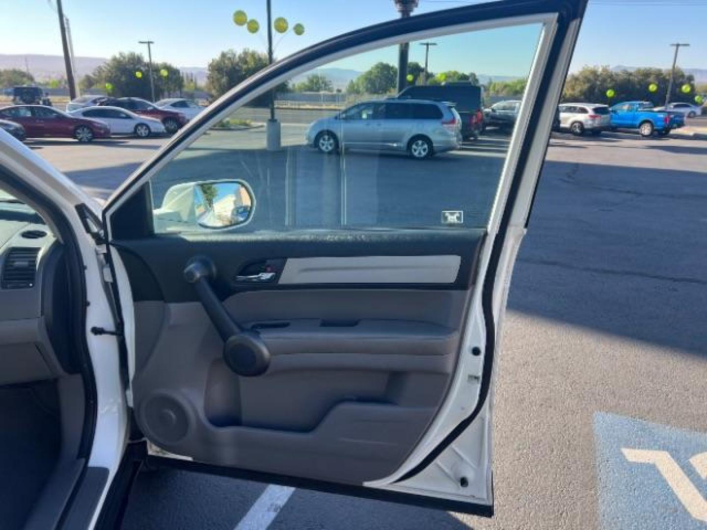2011 Taffeta White /Gray Honda CR-V EX-L (5J6RE3H71BL) with an 2.4L I-4 DOHC engine, Automatic transmission, located at 1865 East Red Hills Pkwy, St. George, 84770, (435) 628-0023, 37.120850, -113.543640 - Photo#26