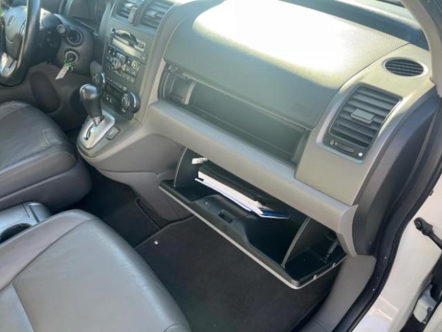 2011 Taffeta White /Gray Honda CR-V EX-L (5J6RE3H71BL) with an 2.4L I-4 DOHC engine, Automatic transmission, located at 1865 East Red Hills Pkwy, St. George, 84770, (435) 628-0023, 37.120850, -113.543640 - Photo#28