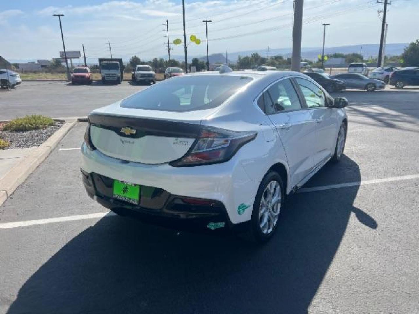 2016 Summit White /Jet Black/Jet Black Accents Chevrolet Volt Premier (1G1RD6S52GU) with an Voltec 1.5L I-4 gasoline direct injection engine, Continuously Variable Transmission transmission, located at 1865 East Red Hills Pkwy, St. George, 84770, (435) 628-0023, 37.120850, -113.543640 - *THIS VEHICLE QUALIFIES FOR A $4000 DOLLAR TAX REBATE* We specialize in helping ALL people get the best financing available. No matter your credit score, good, bad or none we can get you an amazing rate. Had a bankruptcy, divorce, or repossessions? We give you the green light to get your credit bac - Photo#6