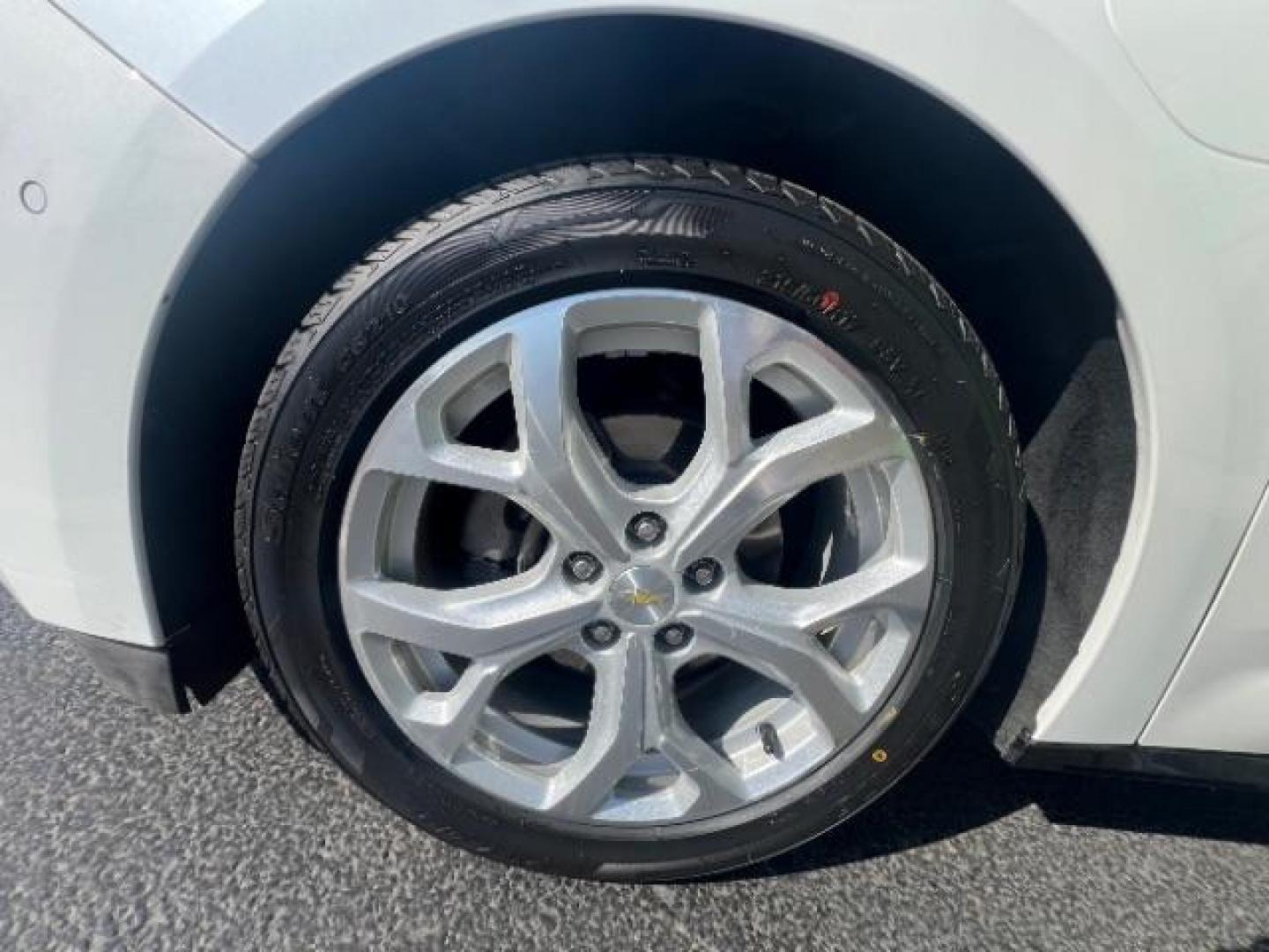 2016 Summit White /Jet Black/Jet Black Accents Chevrolet Volt Premier (1G1RD6S52GU) with an Voltec 1.5L I-4 gasoline direct injection engine, Continuously Variable Transmission transmission, located at 1865 East Red Hills Pkwy, St. George, 84770, (435) 628-0023, 37.120850, -113.543640 - *THIS VEHICLE QUALIFIES FOR A $4000 DOLLAR TAX REBATE* We specialize in helping ALL people get the best financing available. No matter your credit score, good, bad or none we can get you an amazing rate. Had a bankruptcy, divorce, or repossessions? We give you the green light to get your credit bac - Photo#10