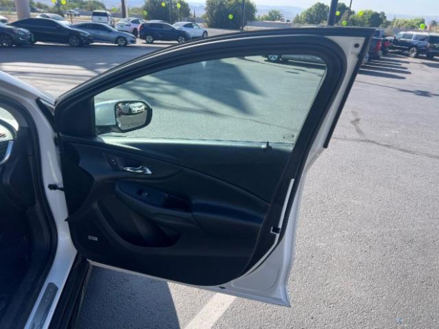 2016 Summit White /Jet Black/Jet Black Accents Chevrolet Volt Premier (1G1RD6S52GU) with an Voltec 1.5L I-4 gasoline direct injection engine, Continuously Variable Transmission transmission, located at 1865 East Red Hills Pkwy, St. George, 84770, (435) 628-0023, 37.120850, -113.543640 - *THIS VEHICLE QUALIFIES FOR A $4000 DOLLAR TAX REBATE* We specialize in helping ALL people get the best financing available. No matter your credit score, good, bad or none we can get you an amazing rate. Had a bankruptcy, divorce, or repossessions? We give you the green light to get your credit bac - Photo#27