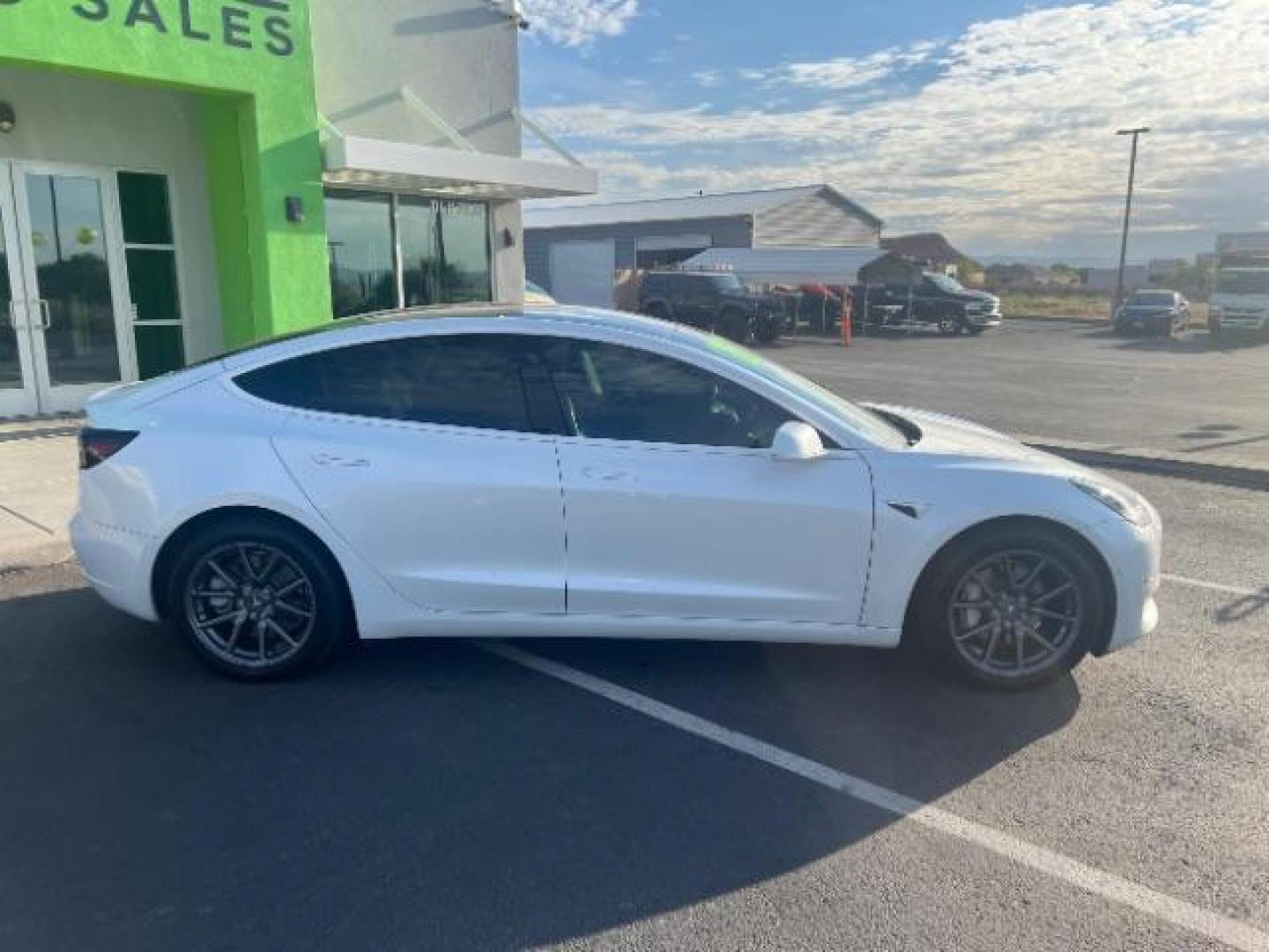 2020 Pearl White Multi-Coat /Black Tesla Model 3 Long Range Dual Motor All-Wheel Drive (5YJ3E1EBXLF) with an ELECTRIC engine, Continuously Variable Transmission transmission, located at 1865 East Red Hills Pkwy, St. George, 84770, (435) 628-0023, 37.120850, -113.543640 - ****Price includes $4k IRS EV REBATE**** We are approved to file the EV rebate directly with the IRS. We recived the funds in 7 days and take credit off the price of car. Check with IRS EV website to be sure you qualify. This program ends Sept 30th so ACT FAST! This Tesla is an AWD Long Range. FUL - Photo#9