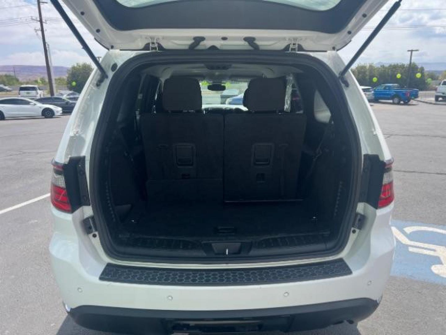 2017 White Knuckle Clearcoat /Black Dodge Durango SXT RWD (1C4RDHAG1HC) with an Pentastar 3.6L V-6 DOHC engine, Automatic transmission, located at 1865 East Red Hills Pkwy, St. George, 84770, (435) 628-0023, 37.120850, -113.543640 - Photo#27