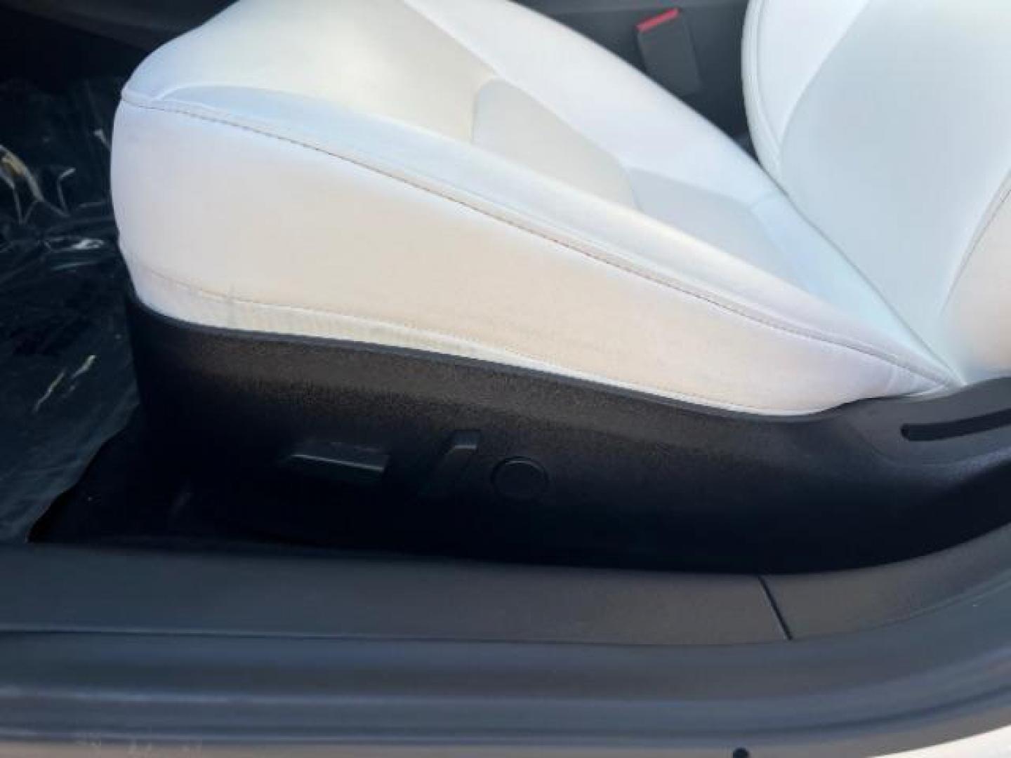 2018 Pearl White Multi-Coat /White Tesla Model 3 Long Range (5YJ3E1EB0JF) with an ELECTRIC engine, Continuously Variable Transmission transmission, located at 1865 East Red Hills Pkwy, St. George, 84770, (435) 628-0023, 37.120850, -113.543640 - ****Price includes $4k IRS EV REBATE**** We are approved to file the EV rebate directly with the IRS. We recived the funds in 7 days and take credit off the price of car. Check with IRS EV website to be sure you qualify. This program ends Sept 30th so ACT FAST! This Tesla is an AWD Long Range. Whi - Photo#15