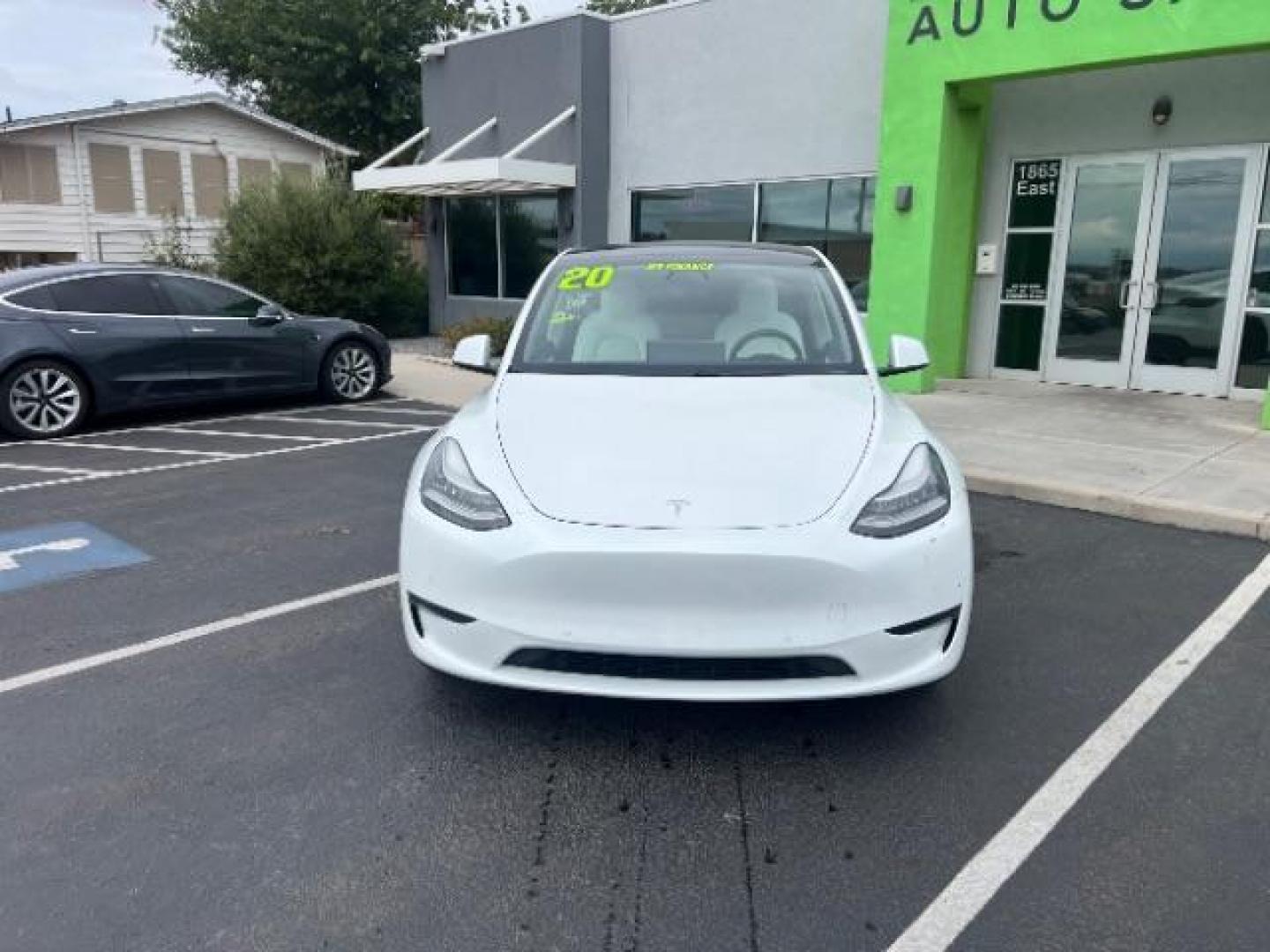 2020 Pearl White Multi-Coat /White/Black Tesla Model Y Long Range Dual Motor All-Wheel Drive (5YJYGDEE7LF) with an ELECTRIC engine, Continuously Variable Transmission transmission, located at 1865 East Red Hills Pkwy, St. George, 84770, (435) 628-0023, 37.120850, -113.543640 - ****Price includes $4k IRS EV REBATE**** We are approved to file the EV rebate directly with the IRS. We recived the funds in 7 days and take credit off the price of car. Check with IRS EV website to be sure you qualify. This program ends Sept 30th so ACT FAST! This Tesla is an AWD Long Range. Whi - Photo#3