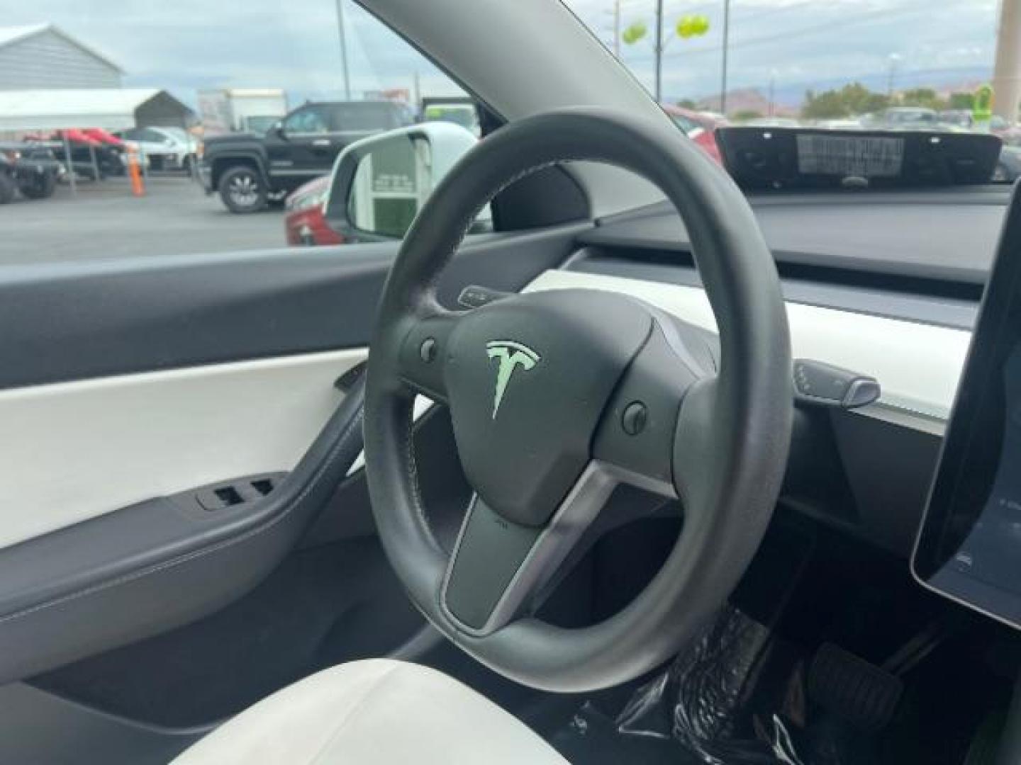 2020 Pearl White Multi-Coat /White/Black Tesla Model Y Long Range Dual Motor All-Wheel Drive (5YJYGDEE7LF) with an ELECTRIC engine, Continuously Variable Transmission transmission, located at 1865 East Red Hills Pkwy, St. George, 84770, (435) 628-0023, 37.120850, -113.543640 - ****Price includes $4k IRS EV REBATE**** We are approved to file the EV rebate directly with the IRS. We recived the funds in 7 days and take credit off the price of car. Check with IRS EV website to be sure you qualify. This program ends Sept 30th so ACT FAST! This Tesla is an AWD Long Range. Whi - Photo#29