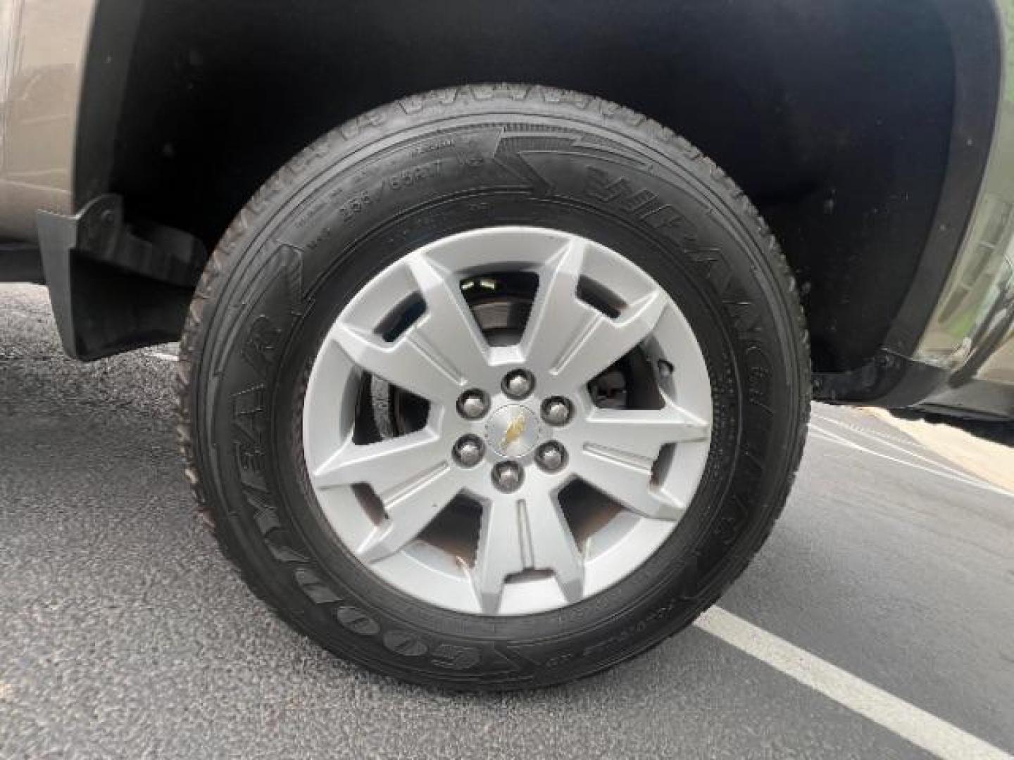 2016 Brownstone Metallic /Jet Black/Dark Ash Chevrolet Colorado LT (1GCGSCEA2G1) with an 2.5L I-4 gasoline direct injection engine, 6-Speed Automatic transmission, located at 940 North Main Street, Cedar City, UT, 84720, (435) 628-0023, 37.692936, -113.061897 - We specialize in helping ALL people get the best financing available. No matter your credit score, good, bad or none we can get you an amazing rate. Had a bankruptcy, divorce, or repossessions? We give you the green light to get your credit back on the road. Low down and affordable payments that fit - Photo#11