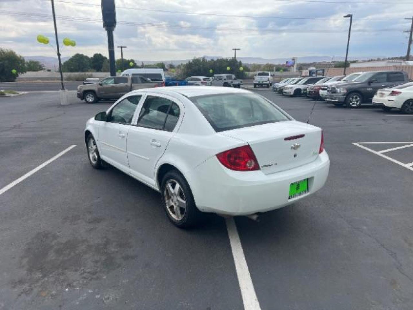 2009 Summit White /Gray Chevrolet Cobalt LT (1G1AT58H397) with an Ecotec 2.2L I-4 DOHC engine, AUTOMATIC transmission, located at 940 North Main Street, Cedar City, UT, 84720, (435) 628-0023, 37.692936, -113.061897 - We specialize in helping ALL people get the best financing available. No matter your credit score, good, bad or none we can get you an amazing rate. Had a bankruptcy, divorce, or repossessions? We give you the green light to get your credit back on the road. Low down and affordable payments that fit - Photo#4