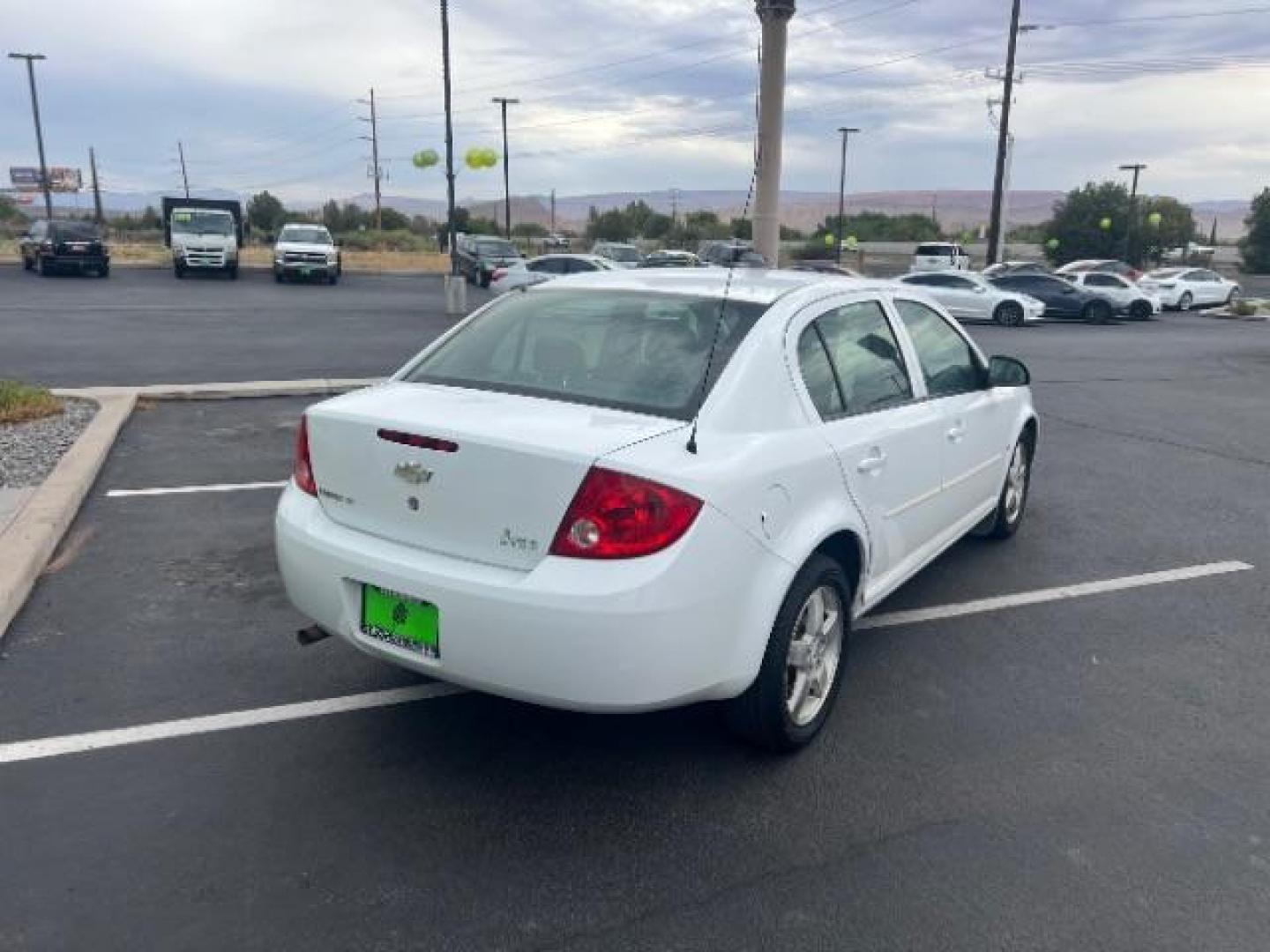2009 Summit White /Gray Chevrolet Cobalt LT (1G1AT58H397) with an Ecotec 2.2L I-4 DOHC engine, AUTOMATIC transmission, located at 940 North Main Street, Cedar City, UT, 84720, (435) 628-0023, 37.692936, -113.061897 - We specialize in helping ALL people get the best financing available. No matter your credit score, good, bad or none we can get you an amazing rate. Had a bankruptcy, divorce, or repossessions? We give you the green light to get your credit back on the road. Low down and affordable payments that fit - Photo#6