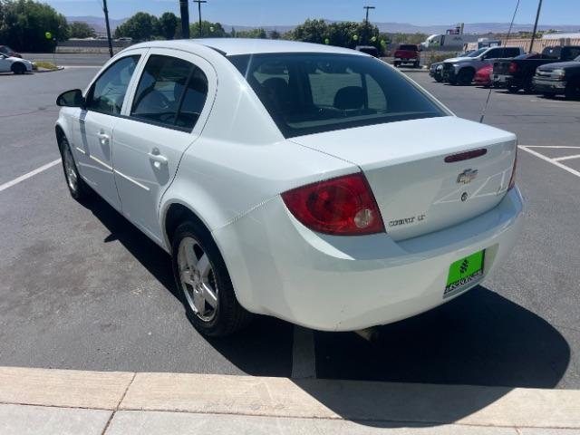 2009 Summit White /Gray Chevrolet Cobalt LT (1G1AT58H397) with an Ecotec 2.2L I-4 DOHC engine, AUTOMATIC transmission, located at 940 North Main Street, Cedar City, UT, 84720, (435) 628-0023, 37.692936, -113.061897 - Photo#4