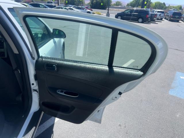 2009 Summit White /Gray Chevrolet Cobalt LT (1G1AT58H397) with an Ecotec 2.2L I-4 DOHC engine, AUTOMATIC transmission, located at 940 North Main Street, Cedar City, UT, 84720, (435) 628-0023, 37.692936, -113.061897 - Photo#23