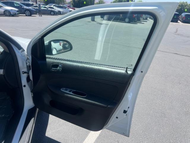 2009 Summit White /Gray Chevrolet Cobalt LT (1G1AT58H397) with an Ecotec 2.2L I-4 DOHC engine, AUTOMATIC transmission, located at 940 North Main Street, Cedar City, UT, 84720, (435) 628-0023, 37.692936, -113.061897 - Photo#25