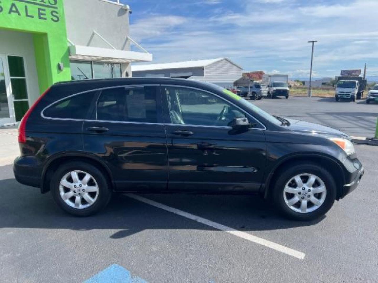 2008 Nighthawk Black Pearl /Black Honda CR-V EX-L (JHLRE48768C) with an 2.4L I-4 DOHC engine, Automatic transmission, located at 940 North Main Street, Cedar City, UT, 84720, (435) 628-0023, 37.692936, -113.061897 - We specialize in helping ALL people get the best financing available. No matter your credit score, good, bad or none we can get you an amazing rate. Had a bankruptcy, divorce, or repossessions? We give you the green light to get your credit back on the road. Low down and affordable payments that fit - Photo#7