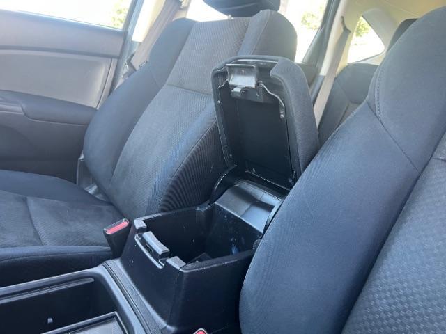 2015 Kona Coffee Metallic /Gray Honda CR-V LX (3CZRM3H38FG) with an 2.4L I-4 gasoline direct injection engine, Automatic transmission, located at 940 North Main Street, Cedar City, UT, 84720, (435) 628-0023, 37.692936, -113.061897 - We specialize in helping ALL people get the best financing available. No matter your credit score, good, bad or none we can get you an amazing rate. Had a bankruptcy, divorce, or repossessions? We give you the green light to get your credit back on the road. Low down and affordable payments that fit - Photo#19