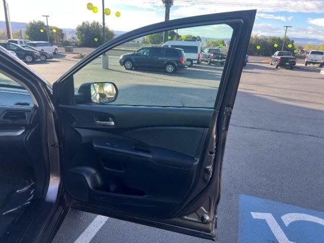 2015 Kona Coffee Metallic /Gray Honda CR-V LX (3CZRM3H38FG) with an 2.4L I-4 gasoline direct injection engine, Automatic transmission, located at 940 North Main Street, Cedar City, UT, 84720, (435) 628-0023, 37.692936, -113.061897 - We specialize in helping ALL people get the best financing available. No matter your credit score, good, bad or none we can get you an amazing rate. Had a bankruptcy, divorce, or repossessions? We give you the green light to get your credit back on the road. Low down and affordable payments that fit - Photo#27