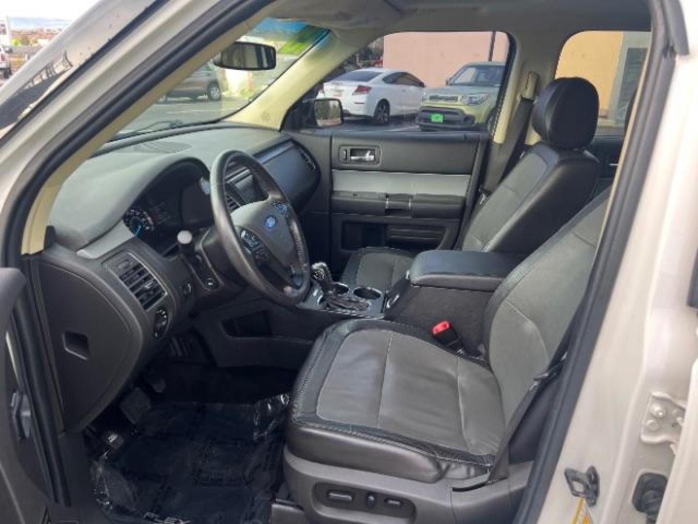 2015 Oxford White Two-tone Roof /Charcoal Black Ford Flex SEL (2FMGK5C84FB) with an 3.5L V-6 DOHC engine, Automatic transmission, located at 1865 East Red Hills Pkwy, St. George, 84770, (435) 628-0023, 37.120850, -113.543640 - We specialize in helping ALL people get the best financing available. No matter your credit score, good, bad or none we can get you an amazing rate. Had a bankruptcy, divorce, or repossessions? We give you the green light to get your credit back on the road. Low down and affordable payments that fit - Photo#14