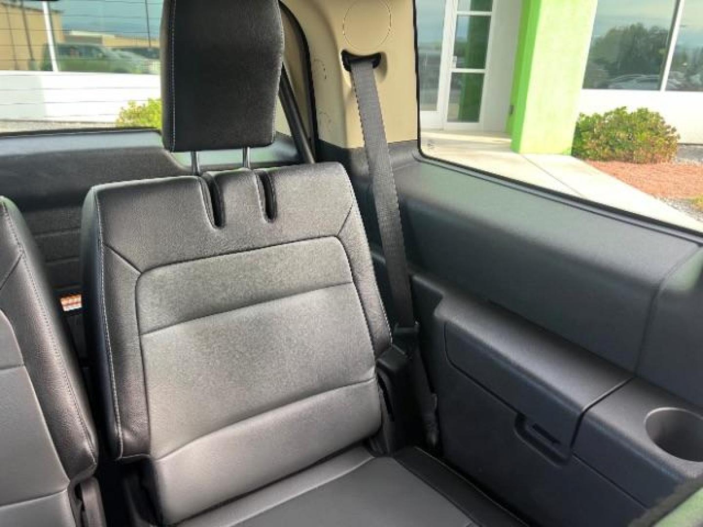 2015 Oxford White Two-tone Roof /Charcoal Black Ford Flex SEL (2FMGK5C84FB) with an 3.5L V-6 DOHC engine, Automatic transmission, located at 1865 East Red Hills Pkwy, St. George, 84770, (435) 628-0023, 37.120850, -113.543640 - We specialize in helping ALL people get the best financing available. No matter your credit score, good, bad or none we can get you an amazing rate. Had a bankruptcy, divorce, or repossessions? We give you the green light to get your credit back on the road. Low down and affordable payments that fit - Photo#27