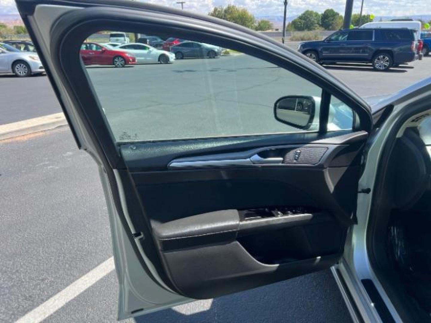 2016 Ingot Silver /Ebony Ford Fusion SE (3FA6P0H74GR) with an EcoBoost 1.5L I-4 gasoline direct injection engine, Automatic transmission, located at 1865 East Red Hills Pkwy, St. George, 84770, (435) 628-0023, 37.120850, -113.543640 - We specialize in helping ALL people get the best financing available. No matter your credit score, good, bad or none we can get you an amazing rate. Had a bankruptcy, divorce, or repossessions? We give you the green light to get your credit back on the road. Low down and affordable payments that fit - Photo#12