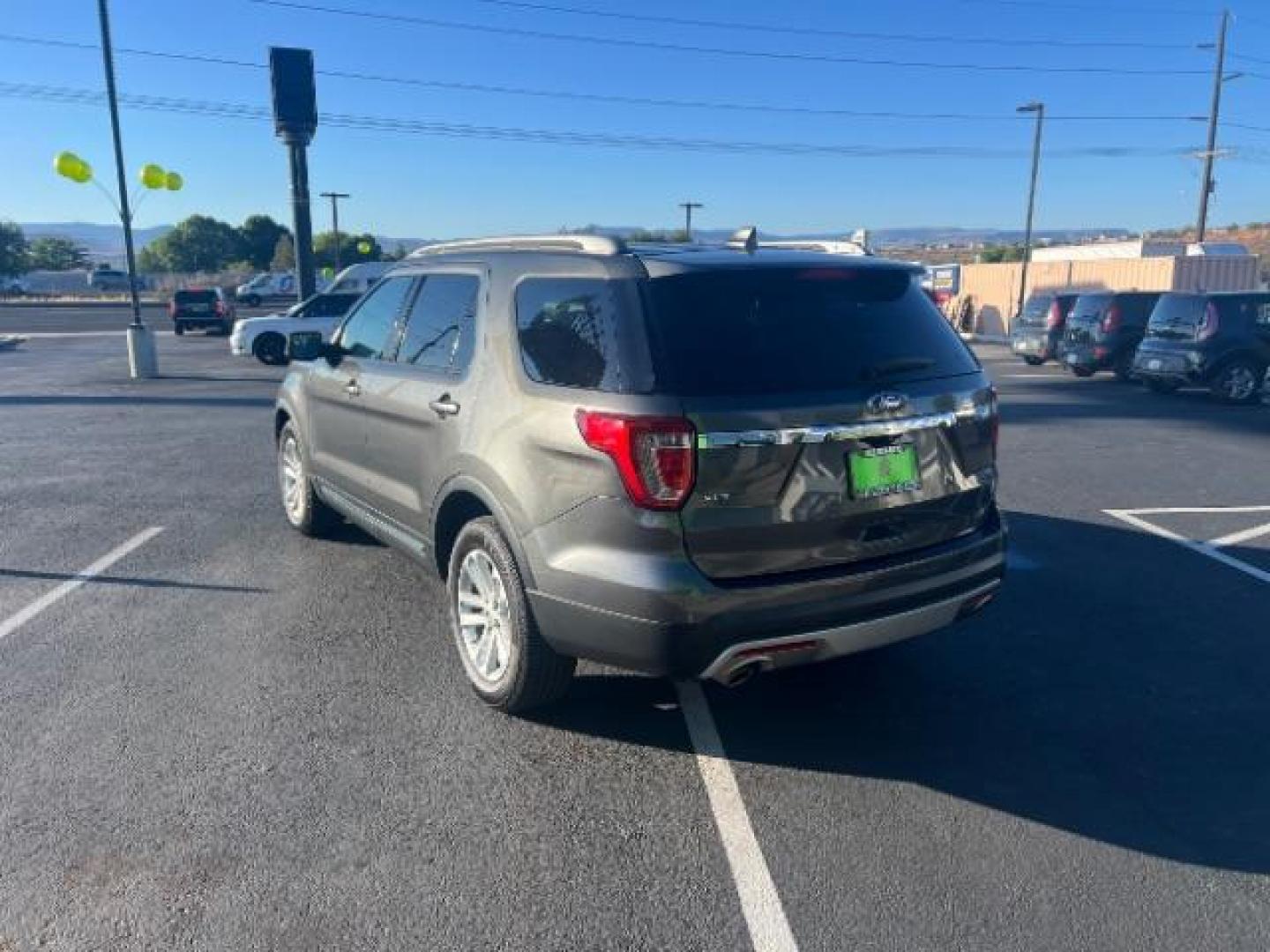2017 Smoked Quartz Metallic Tinted Clearcoat /Ebony Black Ford Explorer XLT (1FM5K7D88HG) with an EcoBoost 2.3L I-4 gasoline direct injection engine, Automatic transmission, located at 1865 East Red Hills Pkwy, St. George, 84770, (435) 628-0023, 37.120850, -113.543640 - We specialize in helping ALL people get the best financing available. No matter your credit score, good, bad or none we can get you an amazing rate. Had a bankruptcy, divorce, or repossessions? We give you the green light to get your credit back on the road. Low down and affordable payments that fit - Photo#4