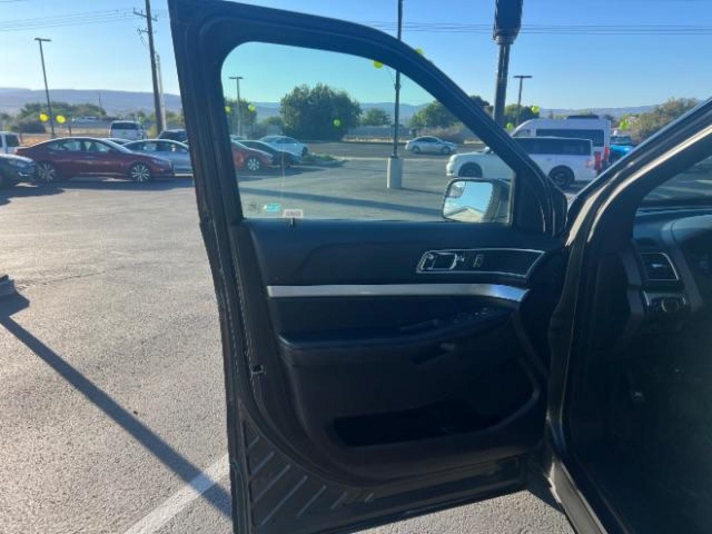 2017 Smoked Quartz Metallic Tinted Clearcoat /Ebony Black Ford Explorer XLT (1FM5K7D88HG) with an EcoBoost 2.3L I-4 gasoline direct injection engine, Automatic transmission, located at 1865 East Red Hills Pkwy, St. George, 84770, (435) 628-0023, 37.120850, -113.543640 - We specialize in helping ALL people get the best financing available. No matter your credit score, good, bad or none we can get you an amazing rate. Had a bankruptcy, divorce, or repossessions? We give you the green light to get your credit back on the road. Low down and affordable payments that fit - Photo#12