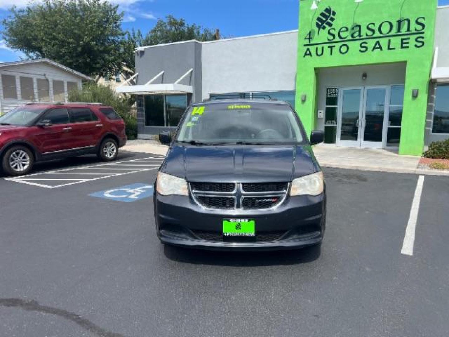 2014 Maximum Steel Metallic Clearcoat /Black Dodge Grand Caravan SXT (2C4RDGCG0ER) with an 3.6L V-6 DOHC engine, Automatic transmission, located at 940 North Main Street, Cedar City, UT, 84720, (435) 628-0023, 37.692936, -113.061897 - Photo#1