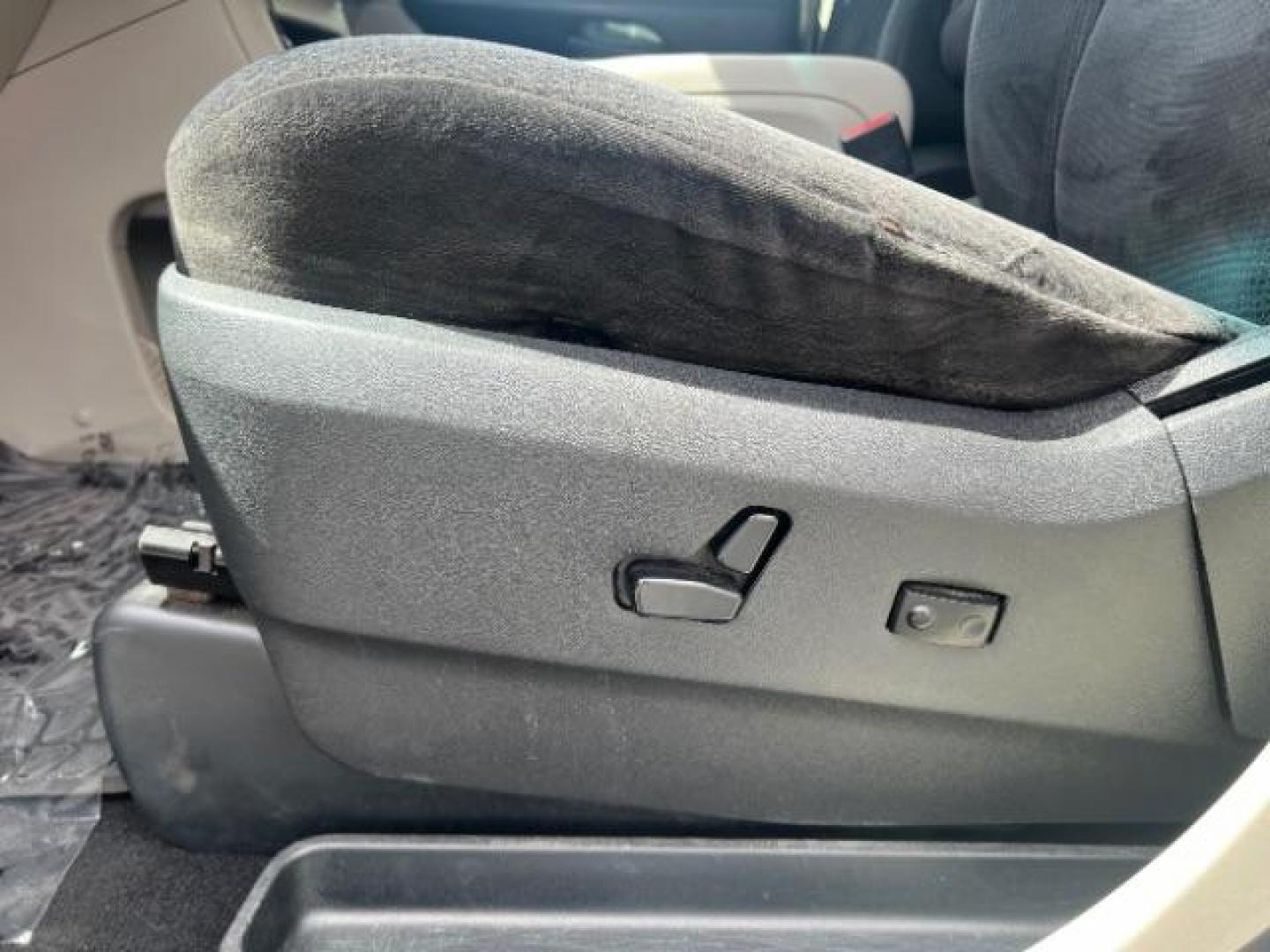 2014 Maximum Steel Metallic Clearcoat /Black Dodge Grand Caravan SXT (2C4RDGCG0ER) with an 3.6L V-6 DOHC engine, Automatic transmission, located at 940 North Main Street, Cedar City, UT, 84720, (435) 628-0023, 37.692936, -113.061897 - Photo#13