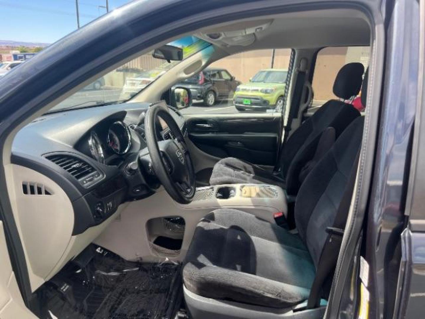 2014 Maximum Steel Metallic Clearcoat /Black Dodge Grand Caravan SXT (2C4RDGCG0ER) with an 3.6L V-6 DOHC engine, Automatic transmission, located at 940 North Main Street, Cedar City, UT, 84720, (435) 628-0023, 37.692936, -113.061897 - Photo#14