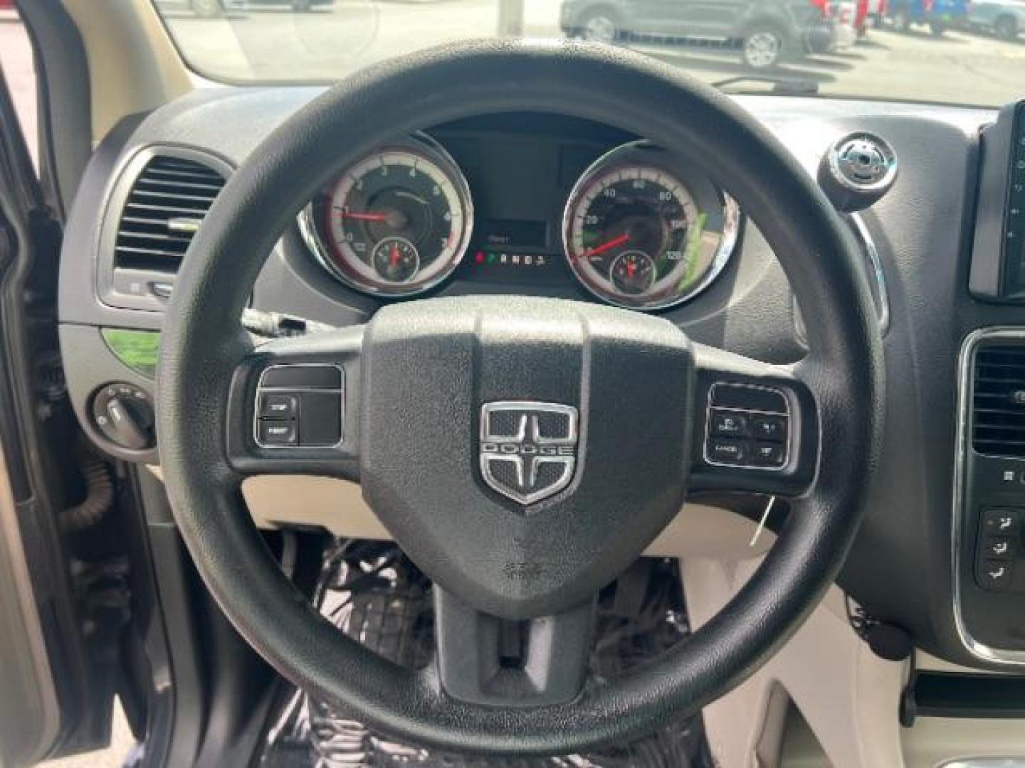 2014 Maximum Steel Metallic Clearcoat /Black Dodge Grand Caravan SXT (2C4RDGCG0ER) with an 3.6L V-6 DOHC engine, Automatic transmission, located at 940 North Main Street, Cedar City, UT, 84720, (435) 628-0023, 37.692936, -113.061897 - Photo#15