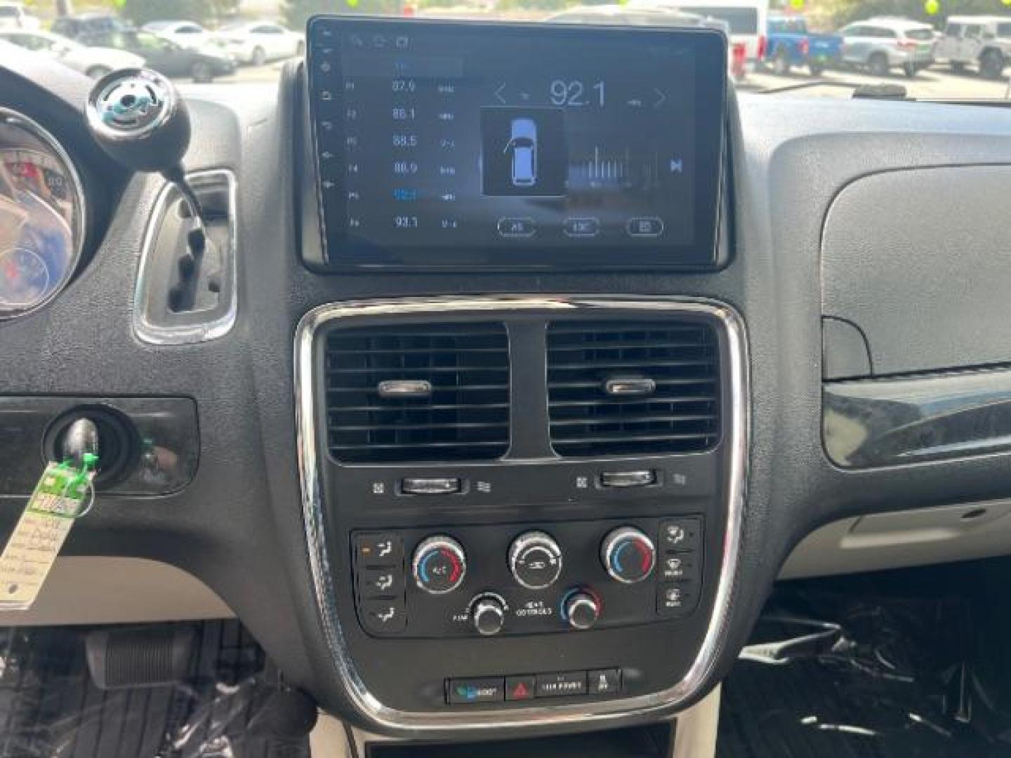 2014 Maximum Steel Metallic Clearcoat /Black Dodge Grand Caravan SXT (2C4RDGCG0ER) with an 3.6L V-6 DOHC engine, Automatic transmission, located at 940 North Main Street, Cedar City, UT, 84720, (435) 628-0023, 37.692936, -113.061897 - Photo#17