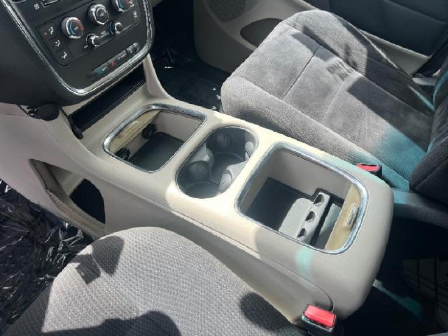 2014 Maximum Steel Metallic Clearcoat /Black Dodge Grand Caravan SXT (2C4RDGCG0ER) with an 3.6L V-6 DOHC engine, Automatic transmission, located at 940 North Main Street, Cedar City, UT, 84720, (435) 628-0023, 37.692936, -113.061897 - Photo#18