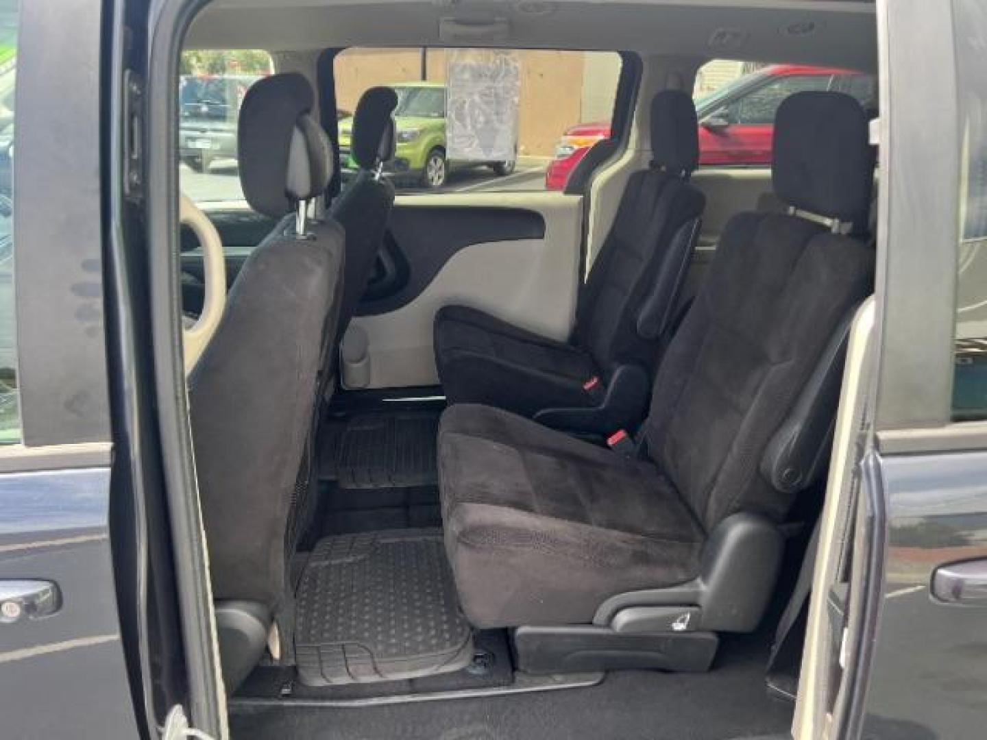 2014 Maximum Steel Metallic Clearcoat /Black Dodge Grand Caravan SXT (2C4RDGCG0ER) with an 3.6L V-6 DOHC engine, Automatic transmission, located at 940 North Main Street, Cedar City, UT, 84720, (435) 628-0023, 37.692936, -113.061897 - Photo#19