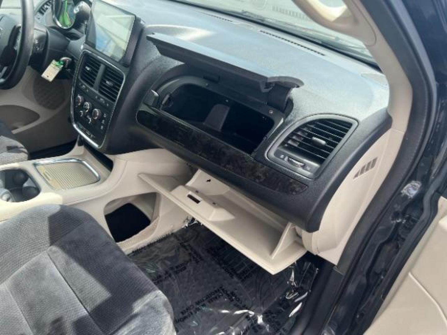 2014 Maximum Steel Metallic Clearcoat /Black Dodge Grand Caravan SXT (2C4RDGCG0ER) with an 3.6L V-6 DOHC engine, Automatic transmission, located at 940 North Main Street, Cedar City, UT, 84720, (435) 628-0023, 37.692936, -113.061897 - Photo#29