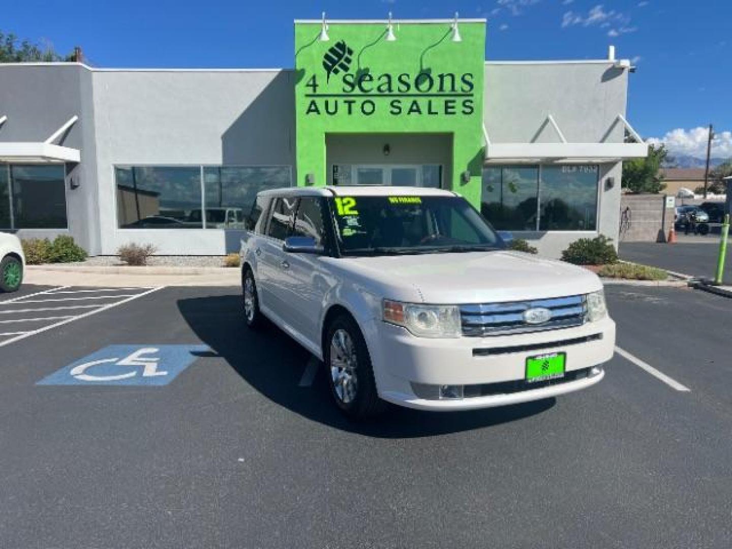 2012 White Suede /Charcoal Black Ford Flex Limited | Titanium (2FMGK5DC3CB) with an Duratec 3.5L V-6 DOHC engine, Automatic transmission, located at 1865 East Red Hills Pkwy, St. George, 84770, (435) 628-0023, 37.120850, -113.543640 - We specialize in helping ALL people get the best financing available. No matter your credit score, good, bad or none we can get you an amazing rate. Had a bankruptcy, divorce, or repossessions? We give you the green light to get your credit back on the road. Low down and affordable payments that fit - Photo#0