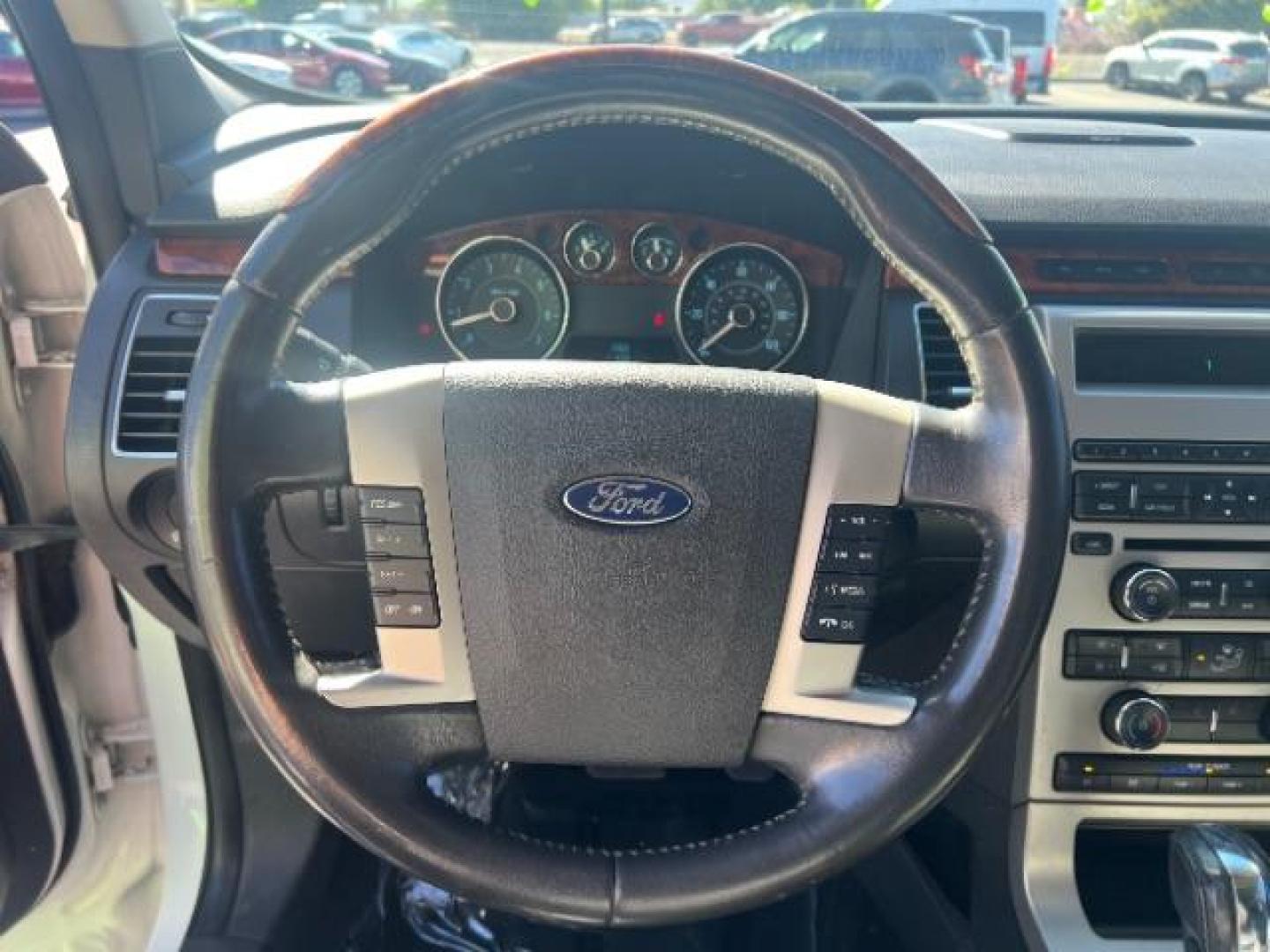 2012 White Suede /Charcoal Black Ford Flex Limited | Titanium (2FMGK5DC3CB) with an Duratec 3.5L V-6 DOHC engine, Automatic transmission, located at 1865 East Red Hills Pkwy, St. George, 84770, (435) 628-0023, 37.120850, -113.543640 - We specialize in helping ALL people get the best financing available. No matter your credit score, good, bad or none we can get you an amazing rate. Had a bankruptcy, divorce, or repossessions? We give you the green light to get your credit back on the road. Low down and affordable payments that fit - Photo#15