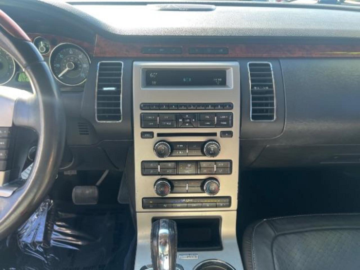 2012 White Suede /Charcoal Black Ford Flex Limited | Titanium (2FMGK5DC3CB) with an Duratec 3.5L V-6 DOHC engine, Automatic transmission, located at 1865 East Red Hills Pkwy, St. George, 84770, (435) 628-0023, 37.120850, -113.543640 - We specialize in helping ALL people get the best financing available. No matter your credit score, good, bad or none we can get you an amazing rate. Had a bankruptcy, divorce, or repossessions? We give you the green light to get your credit back on the road. Low down and affordable payments that fit - Photo#17