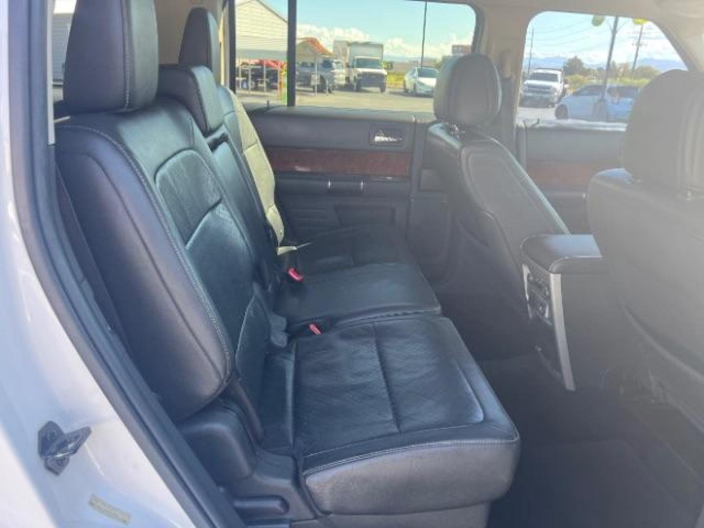 2012 White Suede /Charcoal Black Ford Flex Limited | Titanium (2FMGK5DC3CB) with an Duratec 3.5L V-6 DOHC engine, Automatic transmission, located at 1865 East Red Hills Pkwy, St. George, 84770, (435) 628-0023, 37.120850, -113.543640 - We specialize in helping ALL people get the best financing available. No matter your credit score, good, bad or none we can get you an amazing rate. Had a bankruptcy, divorce, or repossessions? We give you the green light to get your credit back on the road. Low down and affordable payments that fit - Photo#30