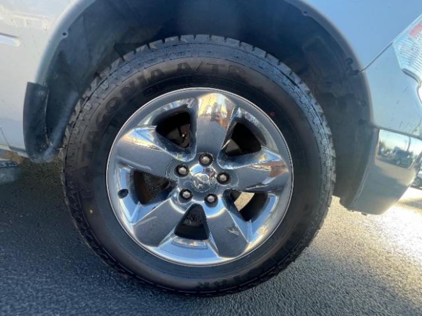 2018 Bright Silver Metallic Clearcoat /Diesel Gray/Black Ram 1500 Big Horn Quad Cab 4x4 6'4 Box (1C6RR7GG8JS) with an Pentastar 3.6L V-6 DOHC engine, Automatic transmission, located at 1865 East Red Hills Pkwy, St. George, 84770, (435) 628-0023, 37.120850, -113.543640 - We specialize in helping ALL people get the best financing available. No matter your credit score, good, bad or none we can get you an amazing rate. Had a bankruptcy, divorce, or repossessions? We give you the green light to get your credit back on the road. Low down and affordable payments that fit - Photo#10