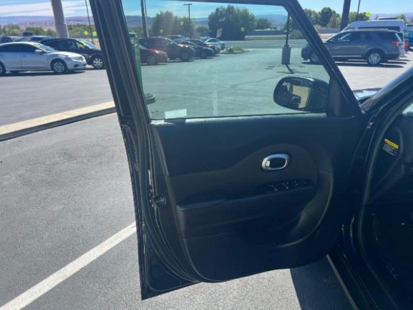 2019 Black /Black Kia Soul Base 6M (KNDJN2A2XK7) , Automatic transmission, located at 1865 East Red Hills Pkwy, St. George, 84770, (435) 628-0023, 37.120850, -113.543640 - We specialize in helping ALL people get the best financing available. No matter your credit score, good, bad or none we can get you an amazing rate. Had a bankruptcy, divorce, or repossessions? We give you the green light to get your credit back on the road. Low down and affordable payments that fit - Photo#12