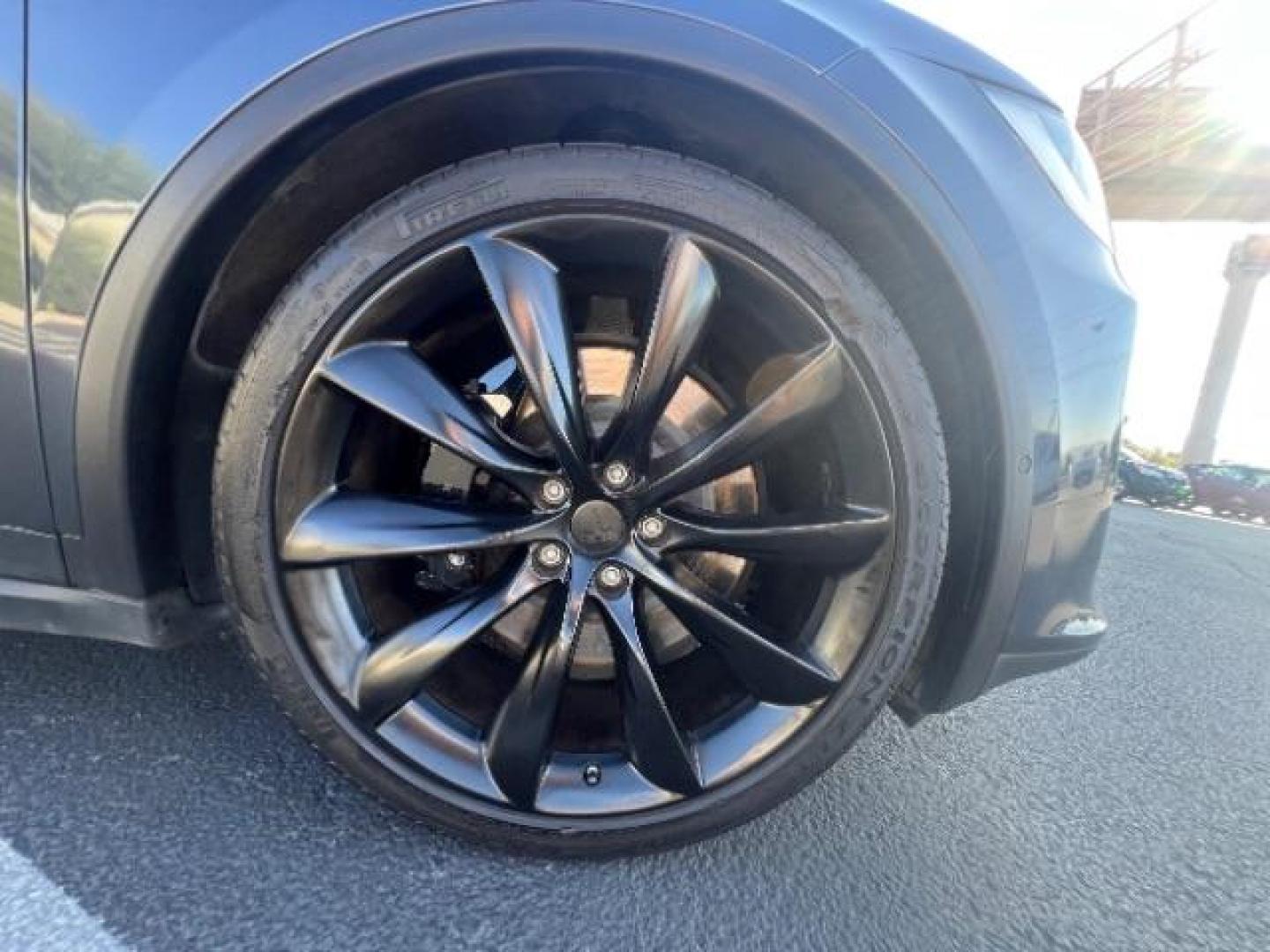 2022 Midnight Silver Metallic /White/Black Tesla Model X Plaid Tri Motor All-Wheel Drive (7SAXCBE65NF) with an ELECTRIC engine, Continuously Variable Transmission transmission, located at 1865 East Red Hills Pkwy, St. George, 84770, (435) 628-0023, 37.120850, -113.543640 - Beautiful Tesla Model X PLAID with 6 seat white interior. Brand new tires, 22' Turbine wheels, Auto pilot, Yoke steering wheel, Tow Package, Hepa air filter Full self driving with $99 month subscription, Super clean! Gets 280 on a full charge (90%) battery health. Has full battery and motor warr - Photo#12