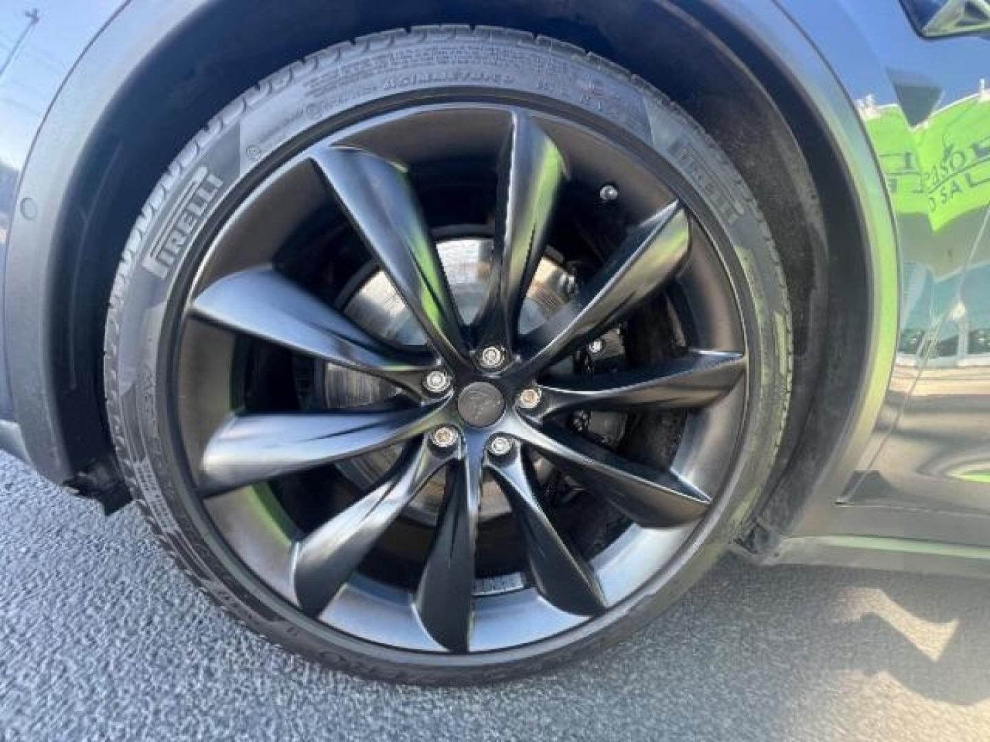 2022 Midnight Silver Metallic /White/Black Tesla Model X Plaid Tri Motor All-Wheel Drive (7SAXCBE65NF) with an ELECTRIC engine, Continuously Variable Transmission transmission, located at 1865 East Red Hills Pkwy, St. George, 84770, (435) 628-0023, 37.120850, -113.543640 - Beautiful Tesla Model X PLAID with 6 seat white interior. Brand new tires, 22' Turbine wheels, Auto pilot, Yoke steering wheel, Tow Package, Hepa air filter Full self driving with $99 month subscription, Super clean! Gets 280 on a full charge (90%) battery health. Has full battery and motor warr - Photo#13