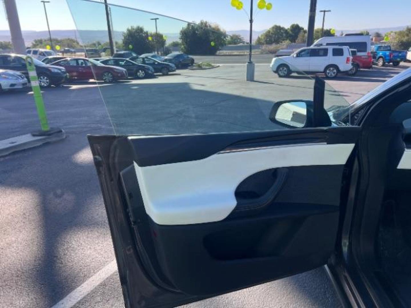 2022 Midnight Silver Metallic /White/Black Tesla Model X Plaid Tri Motor All-Wheel Drive (7SAXCBE65NF) with an ELECTRIC engine, Continuously Variable Transmission transmission, located at 1865 East Red Hills Pkwy, St. George, 84770, (435) 628-0023, 37.120850, -113.543640 - Beautiful Tesla Model X PLAID with 6 seat white interior. Brand new tires, 22' Turbine wheels, Auto pilot, Yoke steering wheel, Tow Package, Hepa air filter Full self driving with $99 month subscription, Super clean! Gets 280 on a full charge (90%) battery health. Has full battery and motor warr - Photo#14