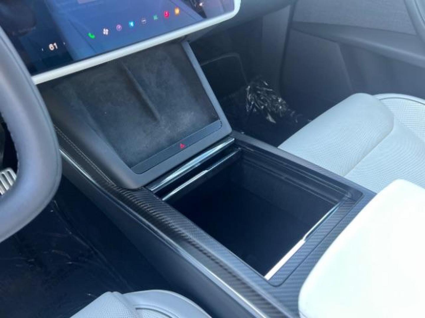 2022 Midnight Silver Metallic /White/Black Tesla Model X Plaid Tri Motor All-Wheel Drive (7SAXCBE65NF) with an ELECTRIC engine, Continuously Variable Transmission transmission, located at 1865 East Red Hills Pkwy, St. George, 84770, (435) 628-0023, 37.120850, -113.543640 - Beautiful Tesla Model X PLAID with 6 seat white interior. Brand new tires, 22' Turbine wheels, Auto pilot, Yoke steering wheel, Tow Package, Hepa air filter Full self driving with $99 month subscription, Super clean! Gets 280 on a full charge (90%) battery health. Has full battery and motor warr - Photo#18