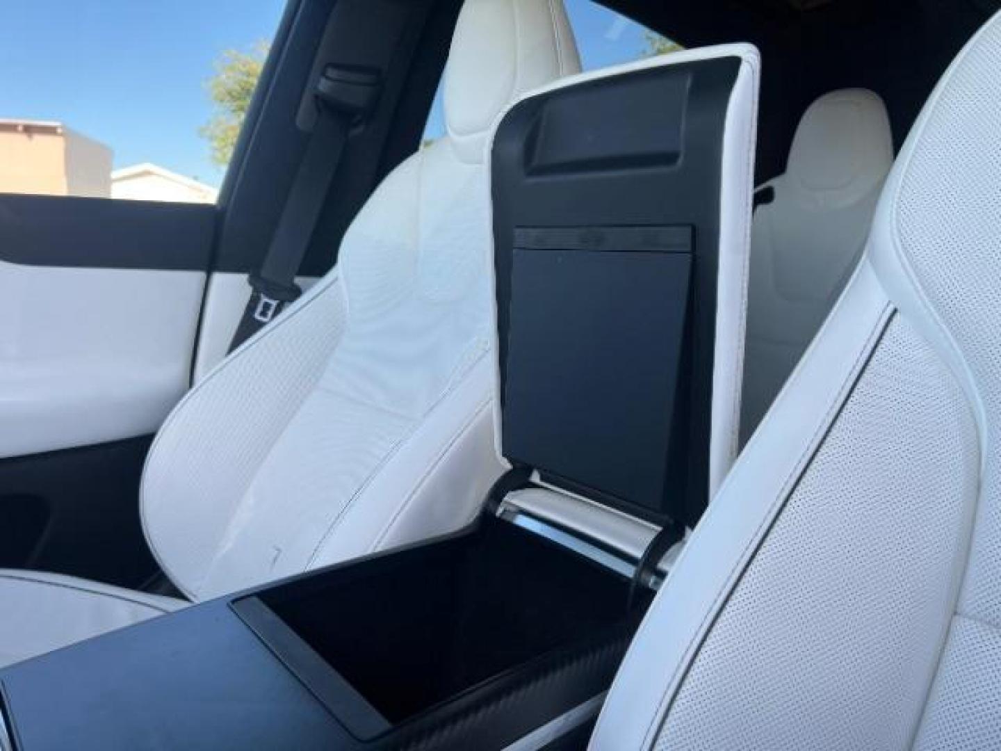 2022 Midnight Silver Metallic /White/Black Tesla Model X Plaid Tri Motor All-Wheel Drive (7SAXCBE65NF) with an ELECTRIC engine, Continuously Variable Transmission transmission, located at 1865 East Red Hills Pkwy, St. George, 84770, (435) 628-0023, 37.120850, -113.543640 - Beautiful Tesla Model X PLAID with 6 seat white interior. Brand new tires, 22' Turbine wheels, Auto pilot, Yoke steering wheel, Tow Package, Hepa air filter Full self driving with $99 month subscription, Super clean! Gets 280 on a full charge (90%) battery health. Has full battery and motor warr - Photo#19